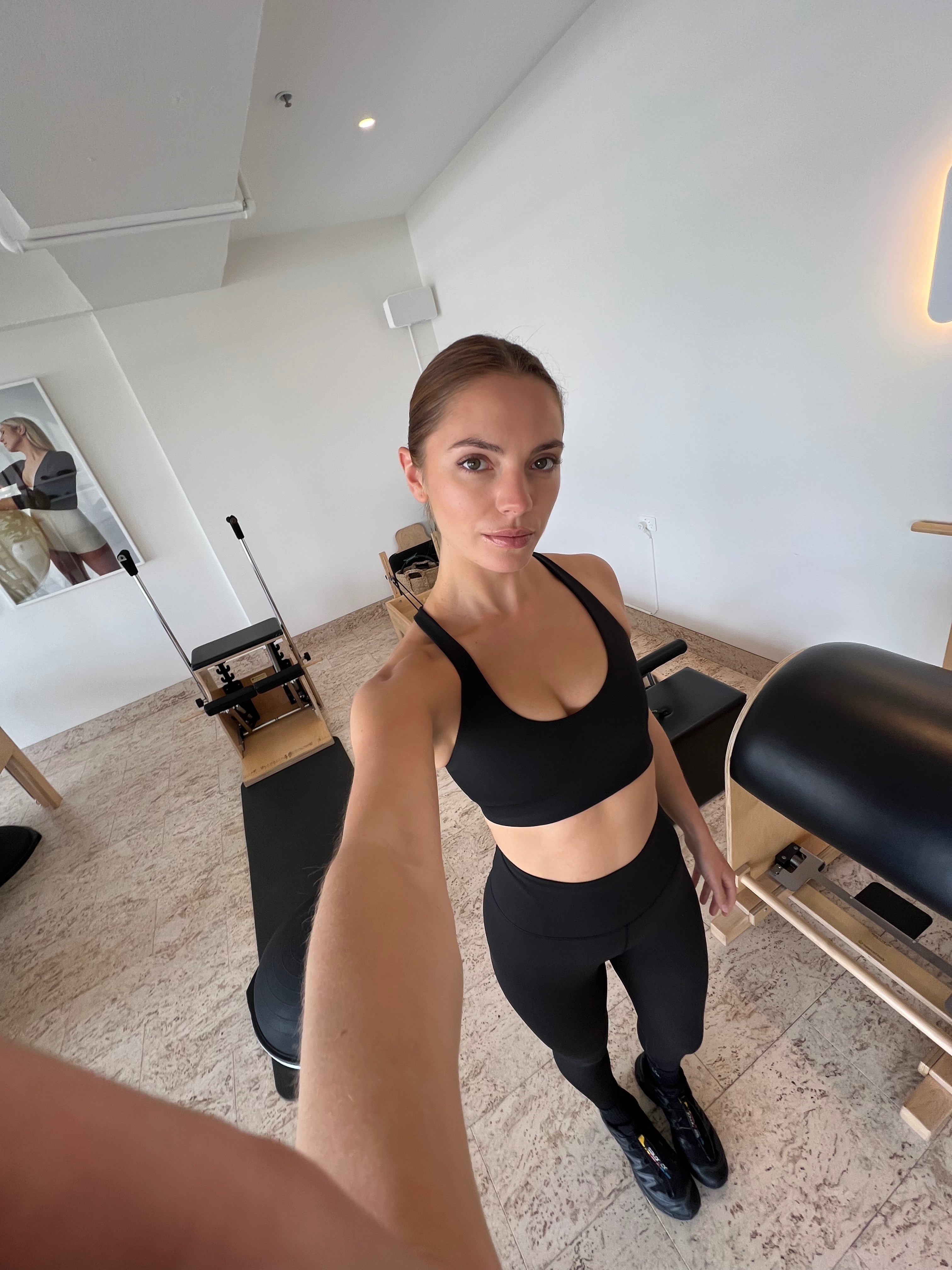 ONDA Collagen Cross-Back Sports Bra